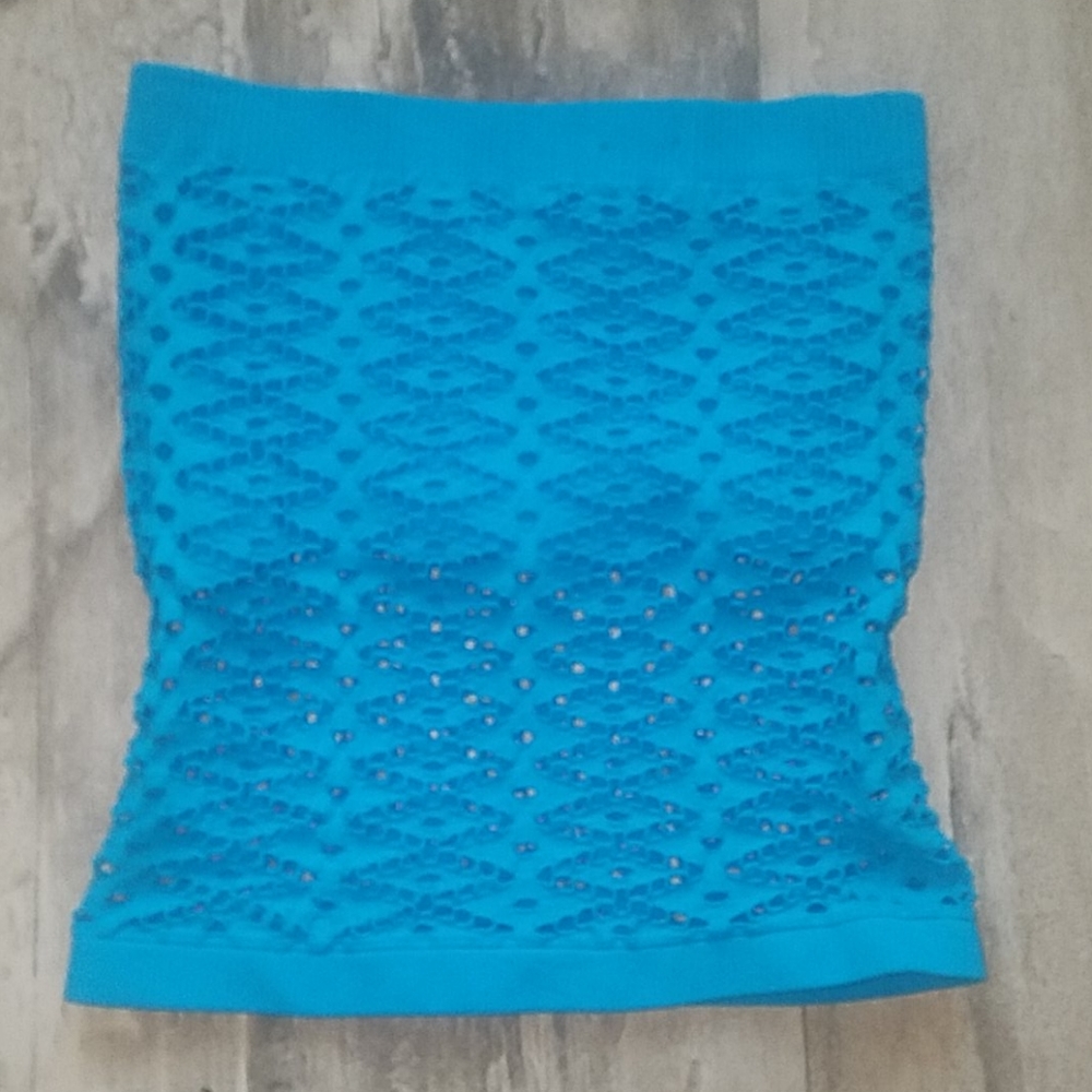 Halter Top - Picture 2 of 4